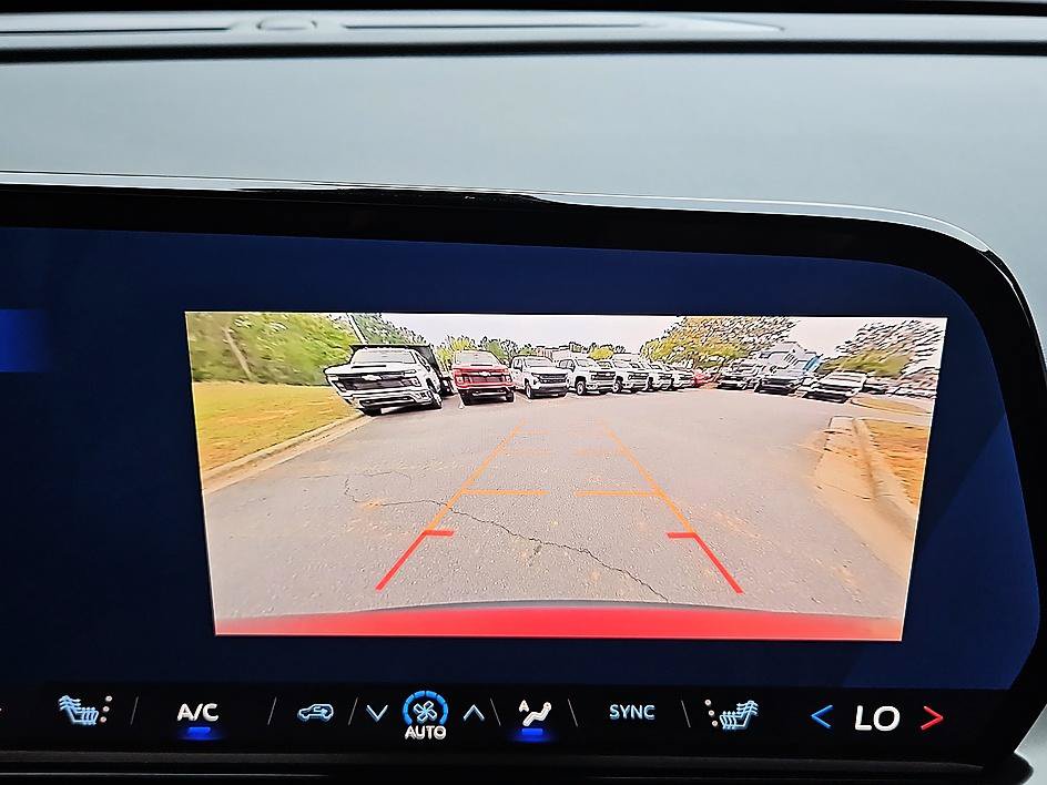 New 2027 Chevrolet Traverse LT FWD image 19