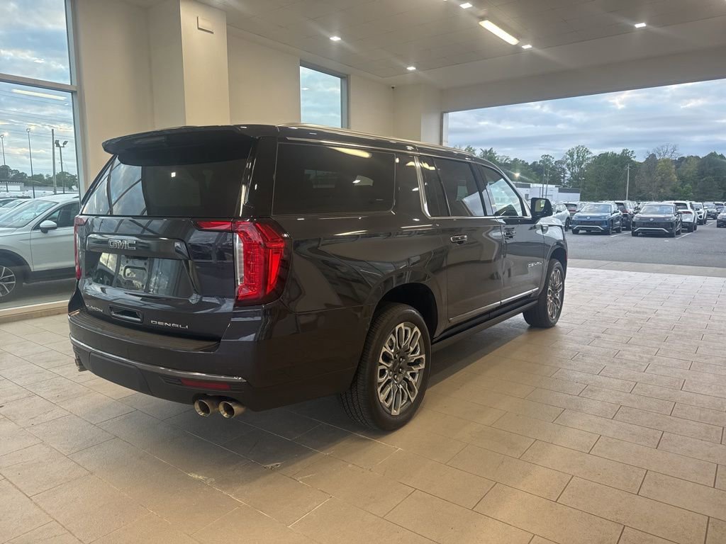 Used 2023 GMC Yukon XL Denali Ultimate AWD/4WD image 6