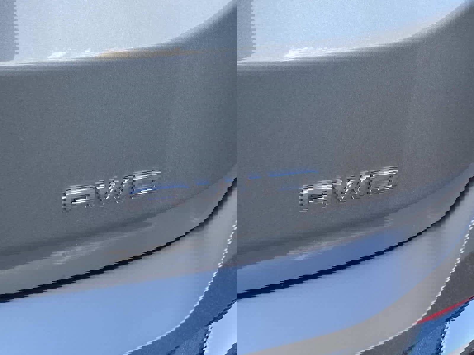 Used 2024 GMC Terrain SLT image 5