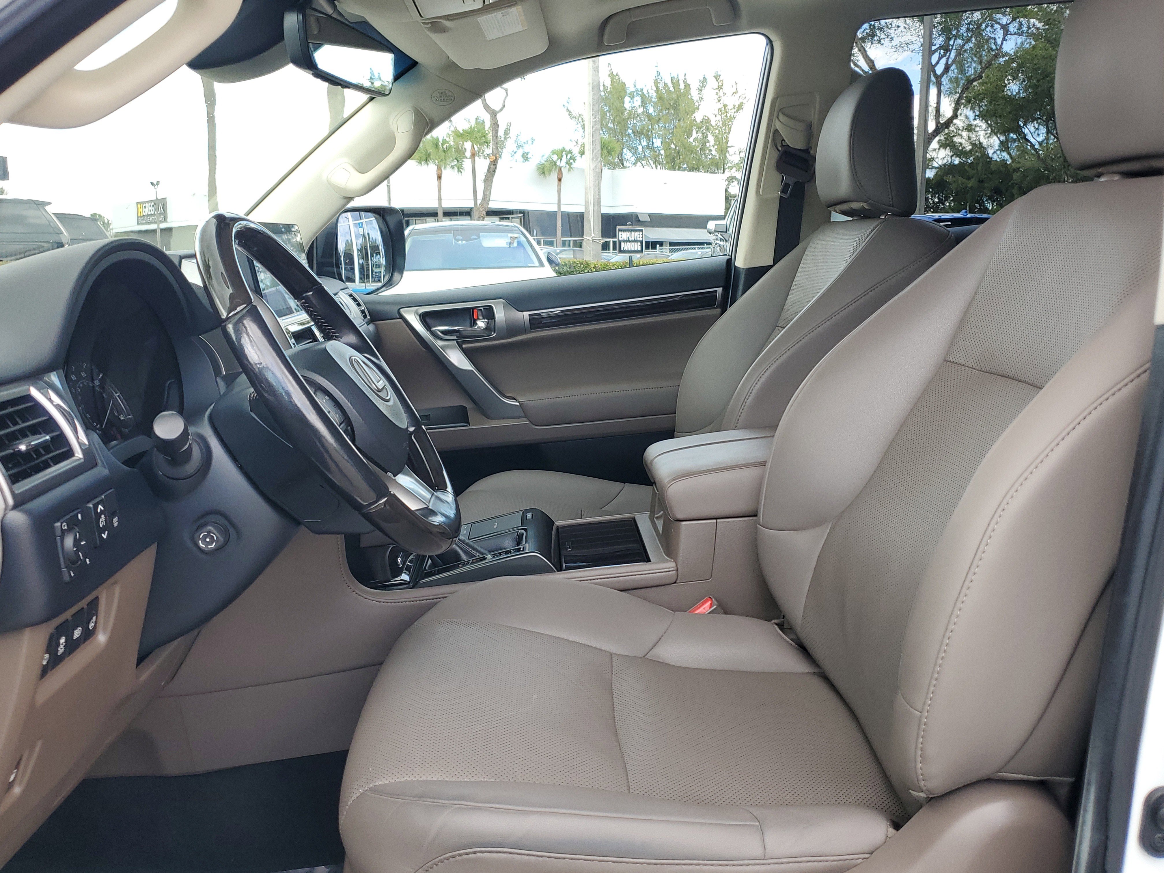 Used 2022 Lexus GX 460 Premium w/ Accessory Package image 13