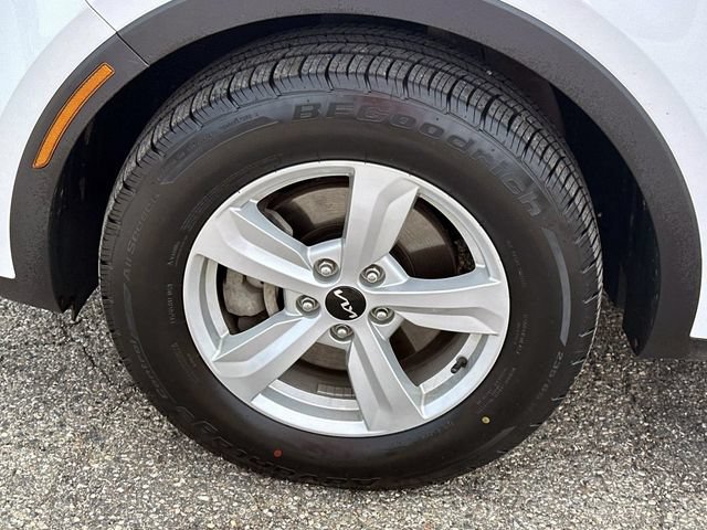 Used 2023 Kia Sorento LX FWD image 10