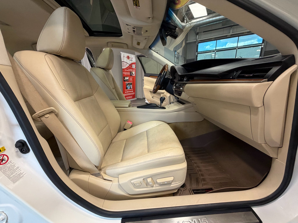 Used 2013 Lexus ES 300h w/ Luxury Pkg FWD image 44