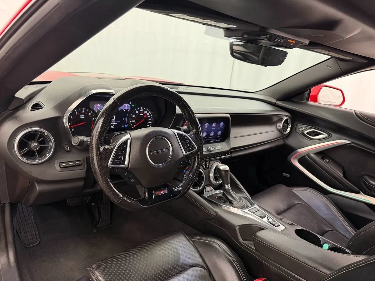 Used 2019 Chevrolet Camaro SS RWD image 8