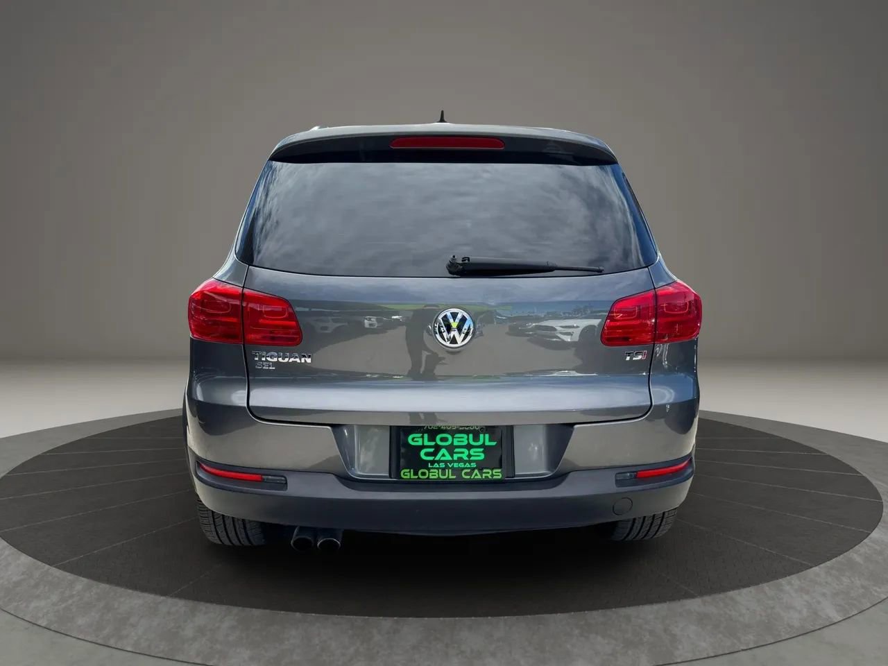 Used 2017 Volkswagen Tiguan SEL image 5