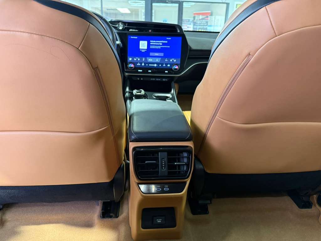 Used 2023 Lexus RZ 450e Premium w/ Technology Package image 23