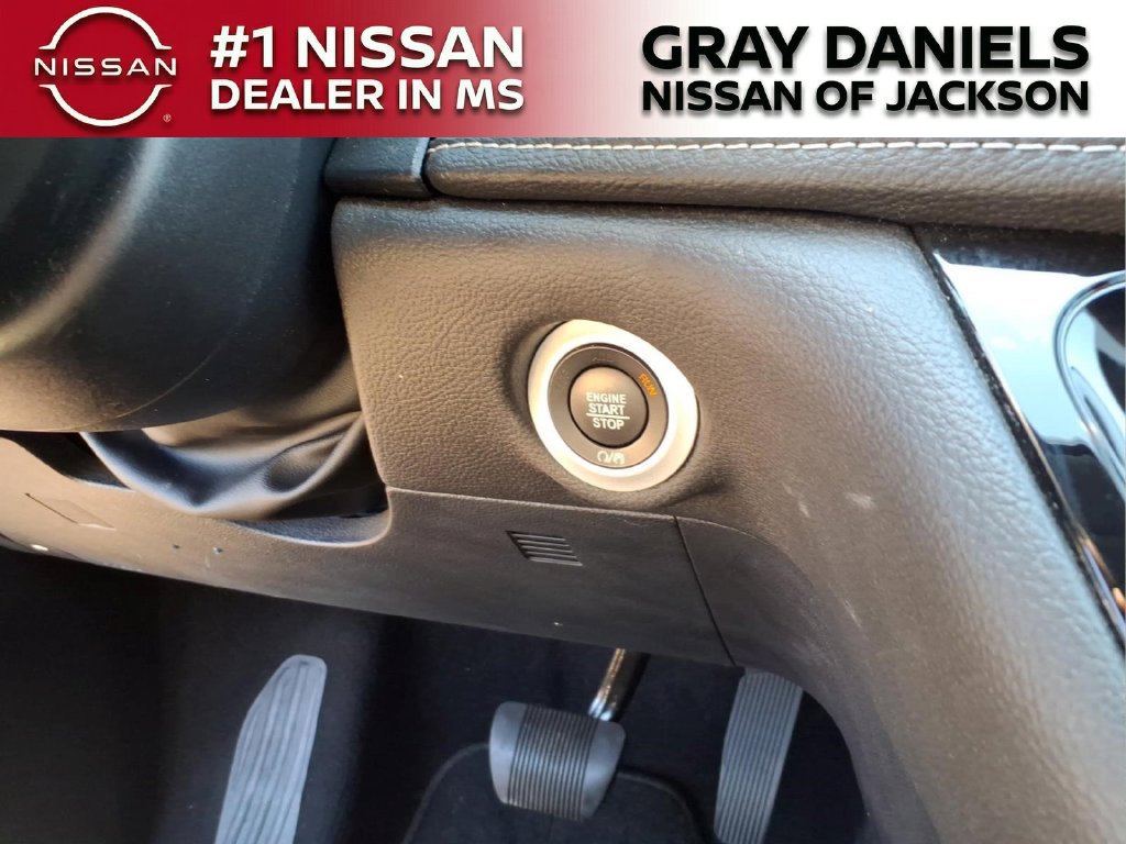 Used 2025 Chrysler Pacifica Select FWD image 16