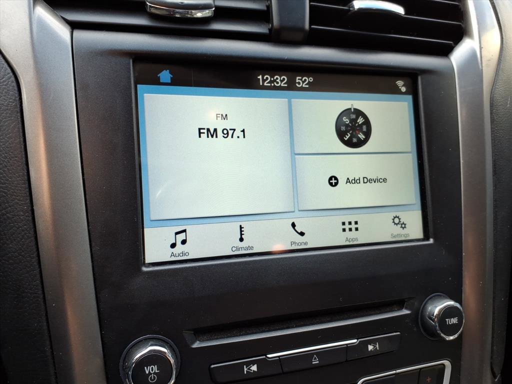 Used 2017 Ford Fusion SE w/ Equipment Group 602A image 22