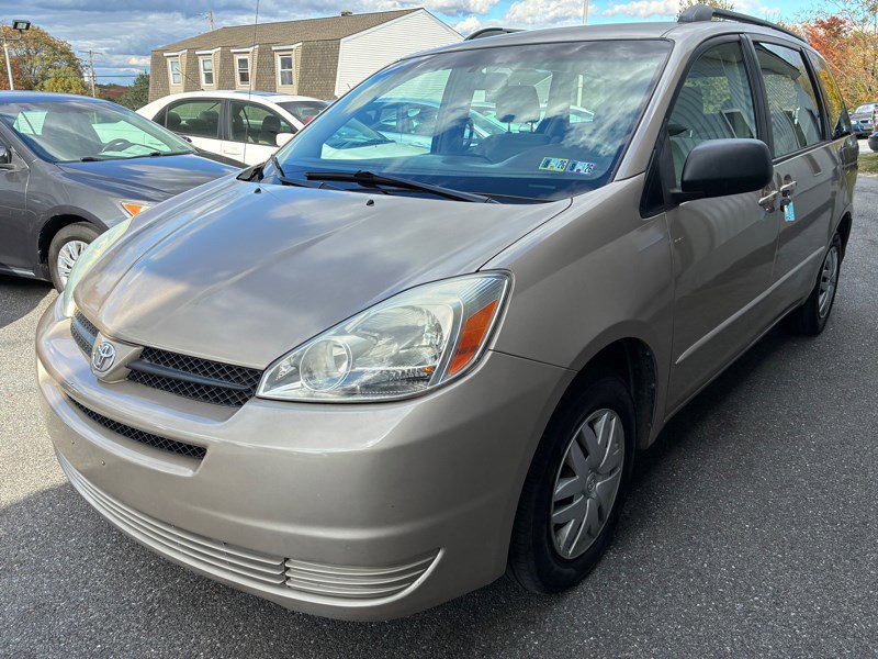 Used 2005 Toyota Sienna CE image 1