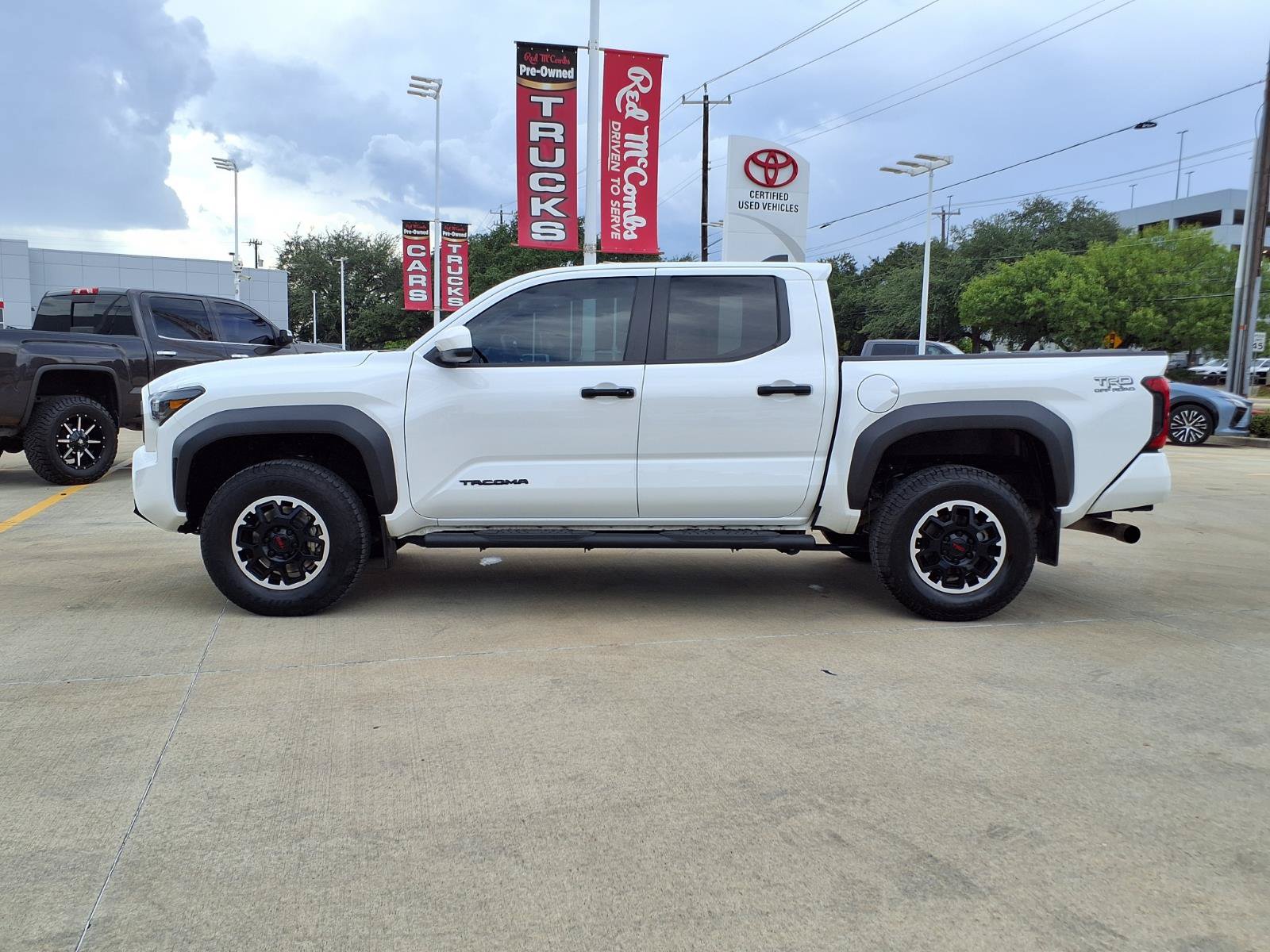 Used 2024 Toyota Tacoma TRD Off-Road AWD/4WD image 8