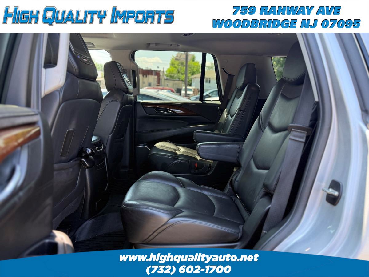 Used 2018 Cadillac Escalade Luxury AWD/4WD image 16