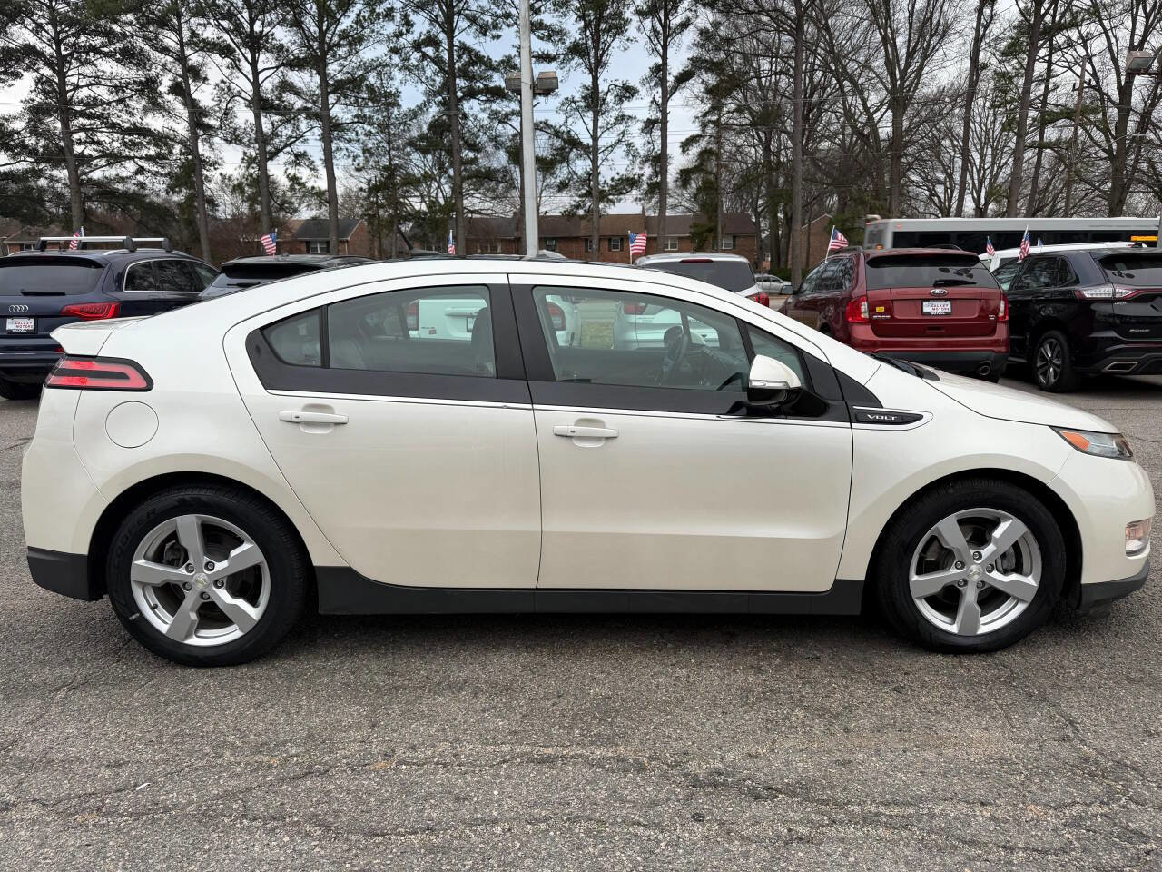 Used 2012 Chevrolet Volt Premium w/ Premium Trim Package image 6
