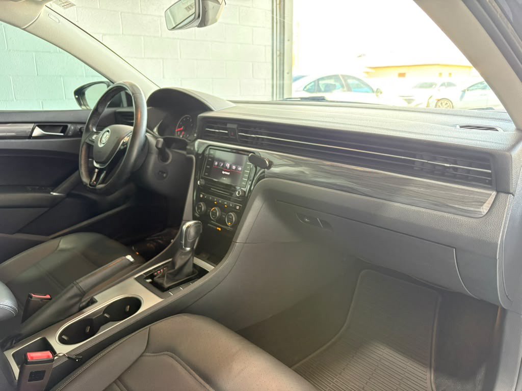 Used 2020 Volkswagen Passat 2.0T R-Line FWD image 16