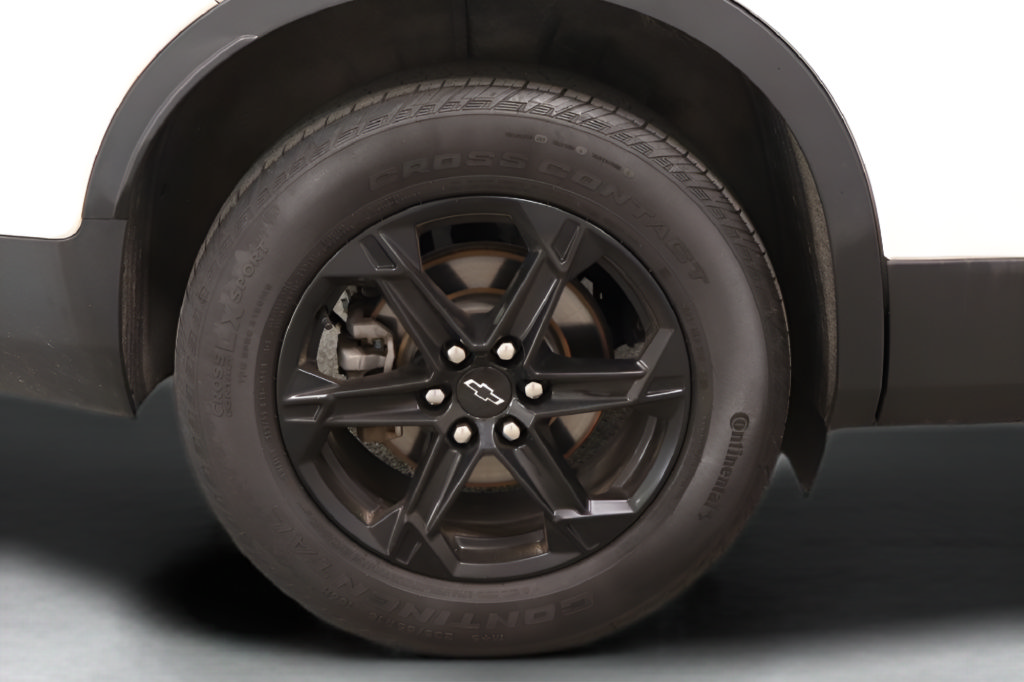 Used 2024 Chevrolet Blazer LT w/ Midnight/Sport Edition FWD image 32
