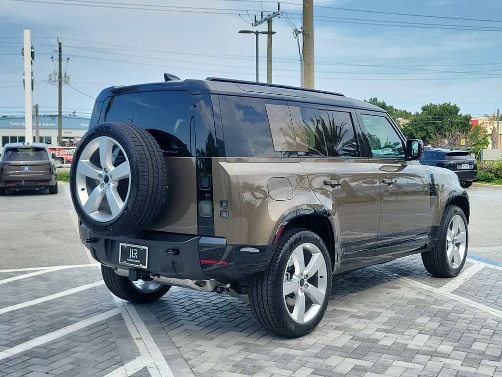 New 2026 Land Rover Defender 110 X-Dynamic SE AWD/4WD image 5