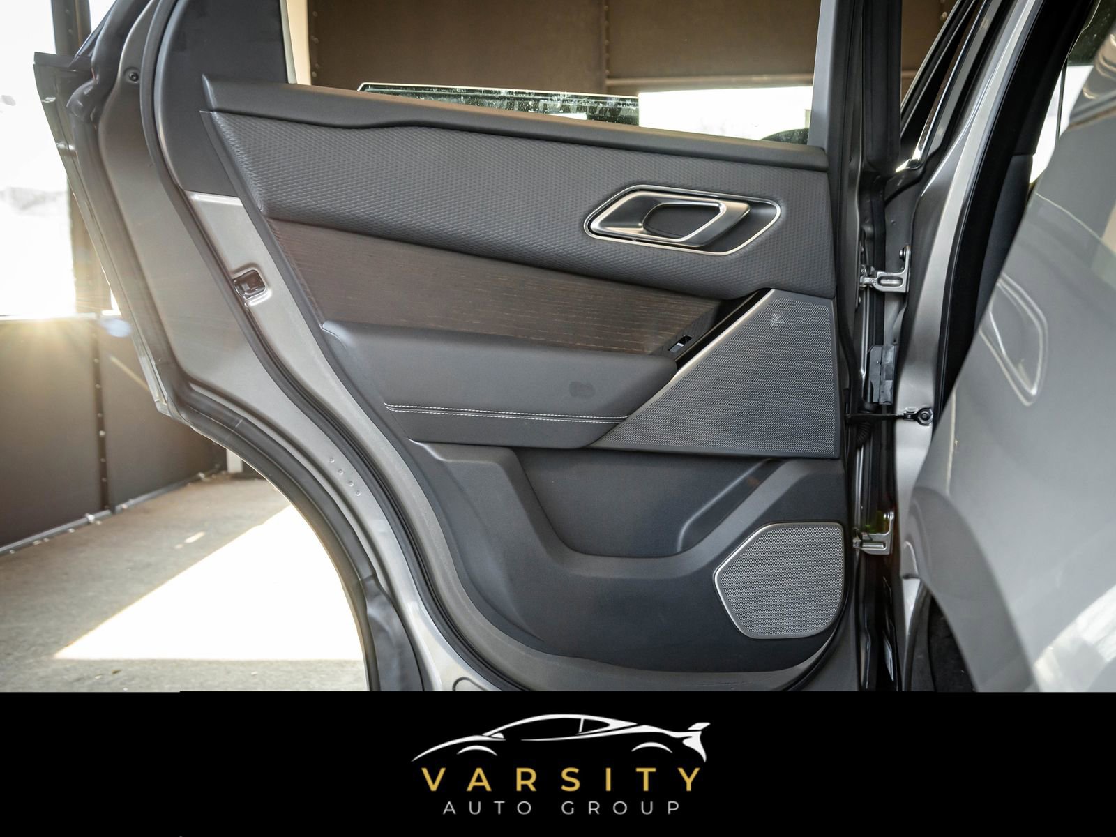 Used 2022 Land Rover Range Rover Velar R-Dynamic S image 24