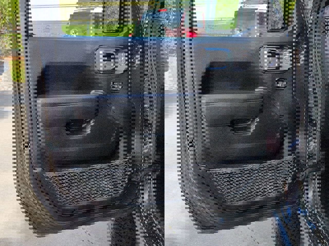 Used 2025 Jeep Wrangler Unlimited Rubicon 4xe w/ Convenience Group image 8