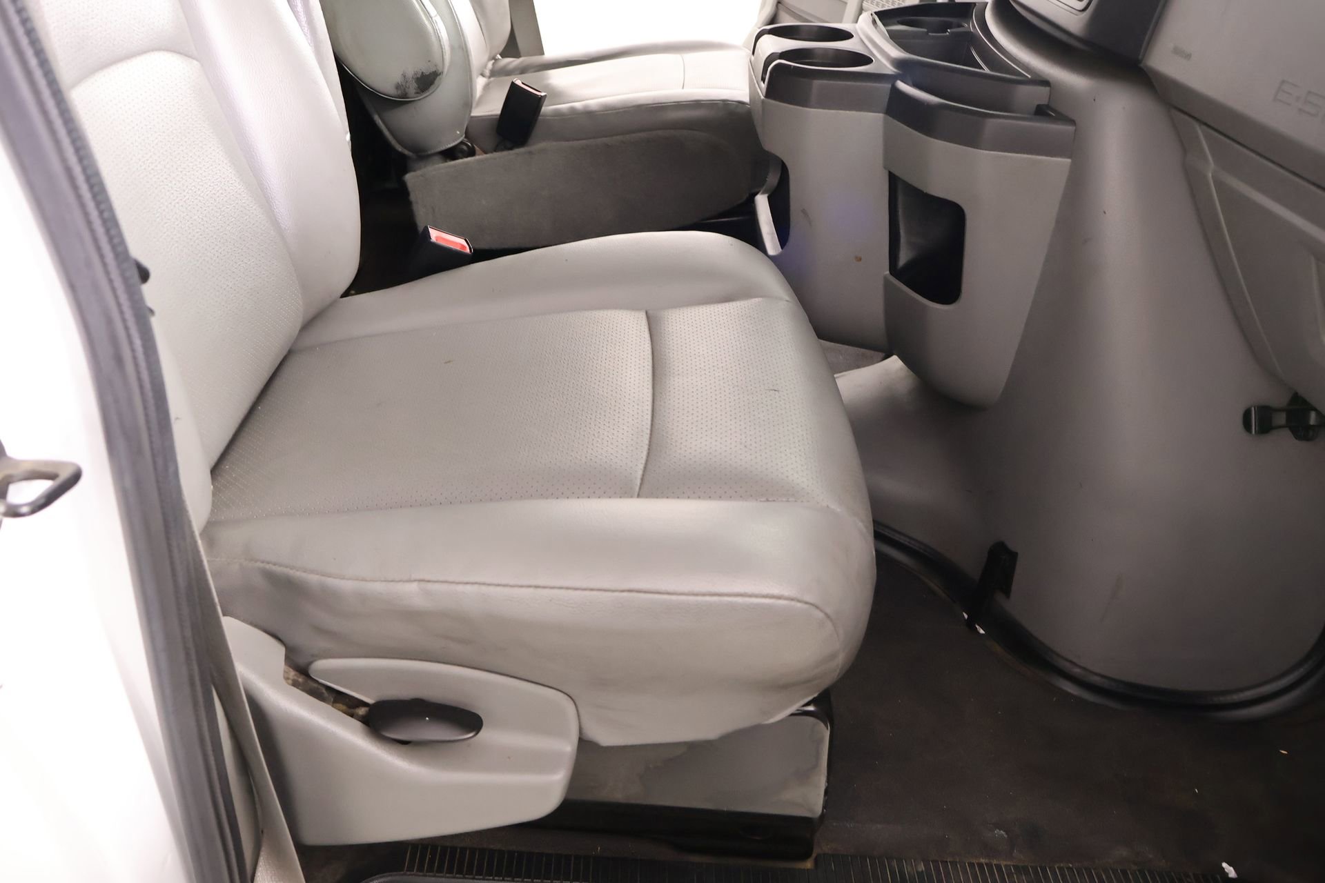 Used 2014 Ford E-150 and Econoline 150 w/ Commercial Cargo Van Package image 10