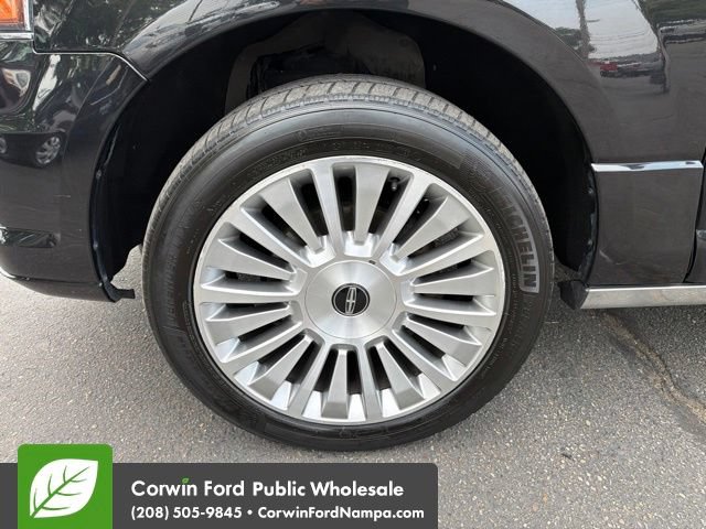 Used 2015 Lincoln Navigator L 4WD w/ Equipment Group 101A Reserve image 9