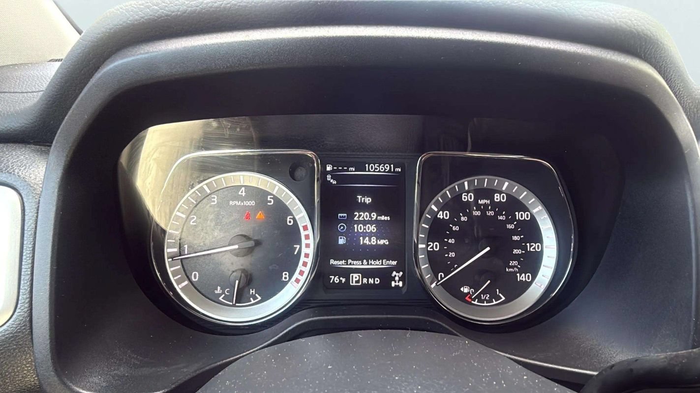 Used 2018 Nissan Titan SV w/ SV Utility Package AWD/4WD image 14