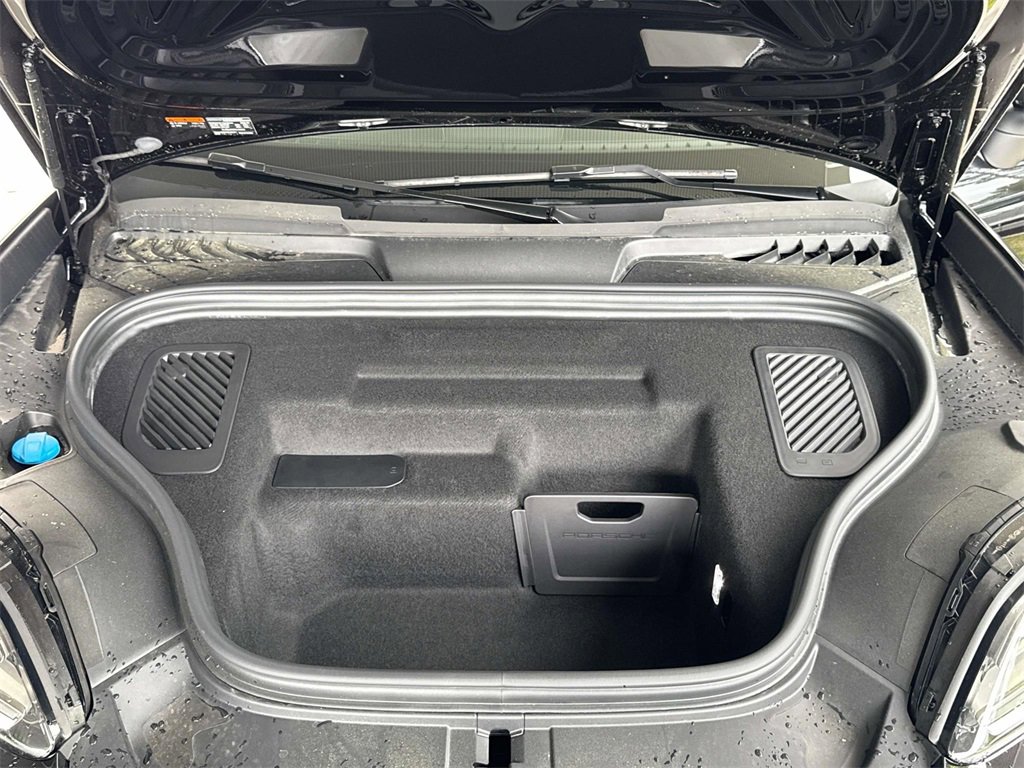 Used 2025 Porsche Macan 4S Electric image 27