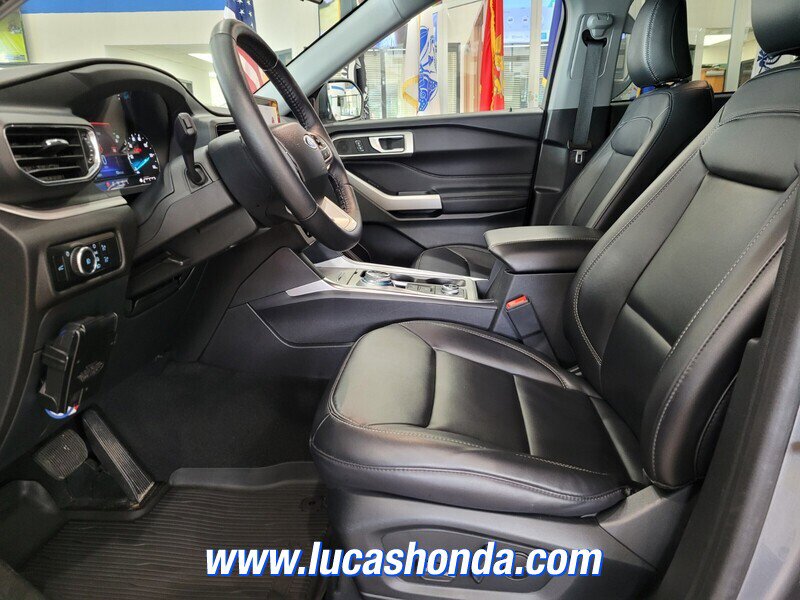 Used 2023 Ford Explorer XLT w/ Equipment Group 202A image 7