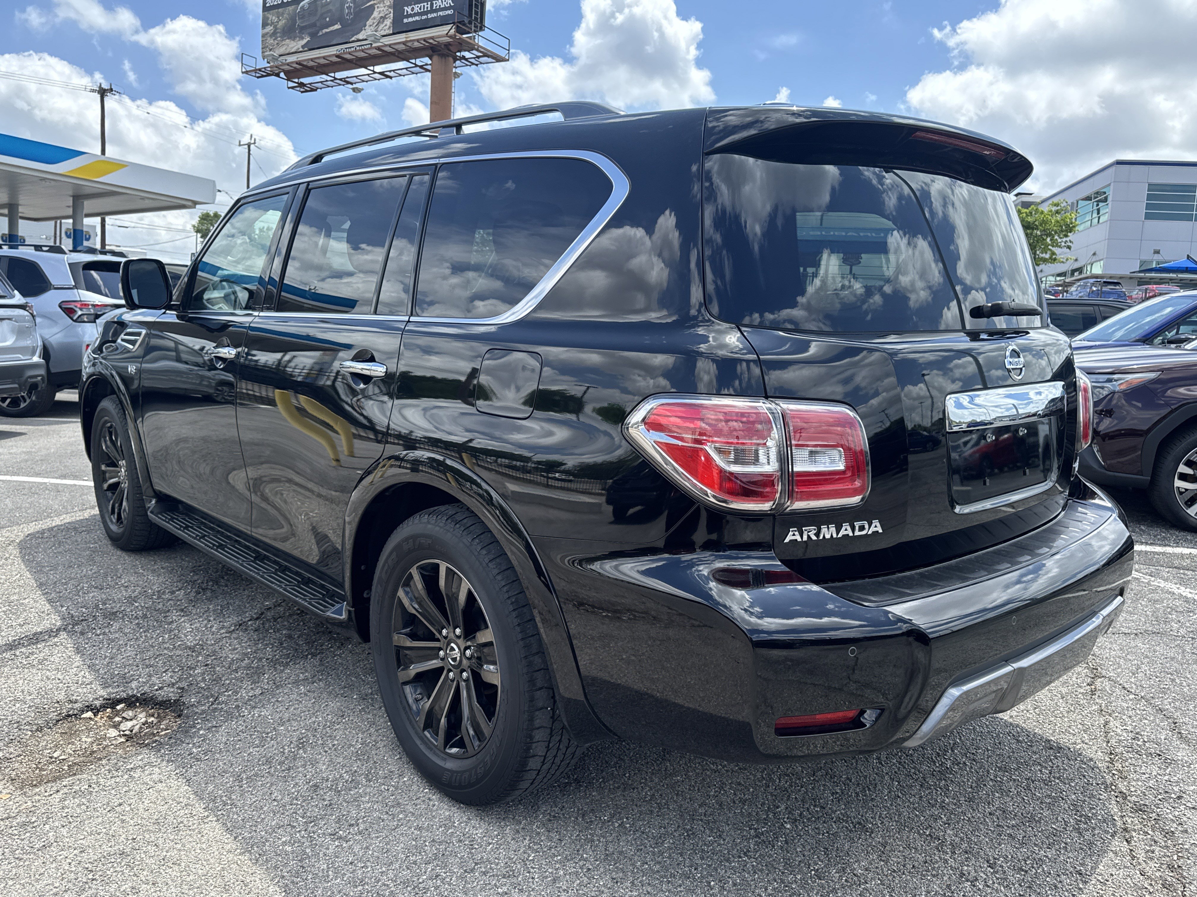 Used 2020 Nissan Armada Platinum w/ Captain's Chairs Package AWD/4WD image 5