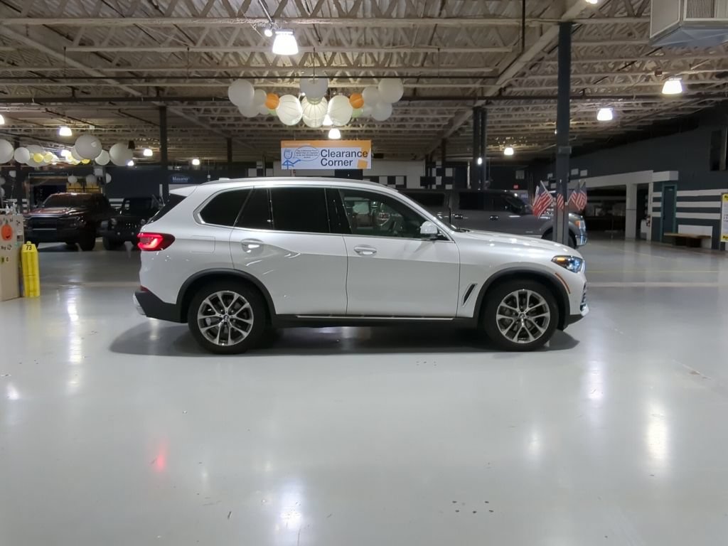 Certified 2023 BMW X5 xDrive40i w/ Premium Package AWD/4WD image 7
