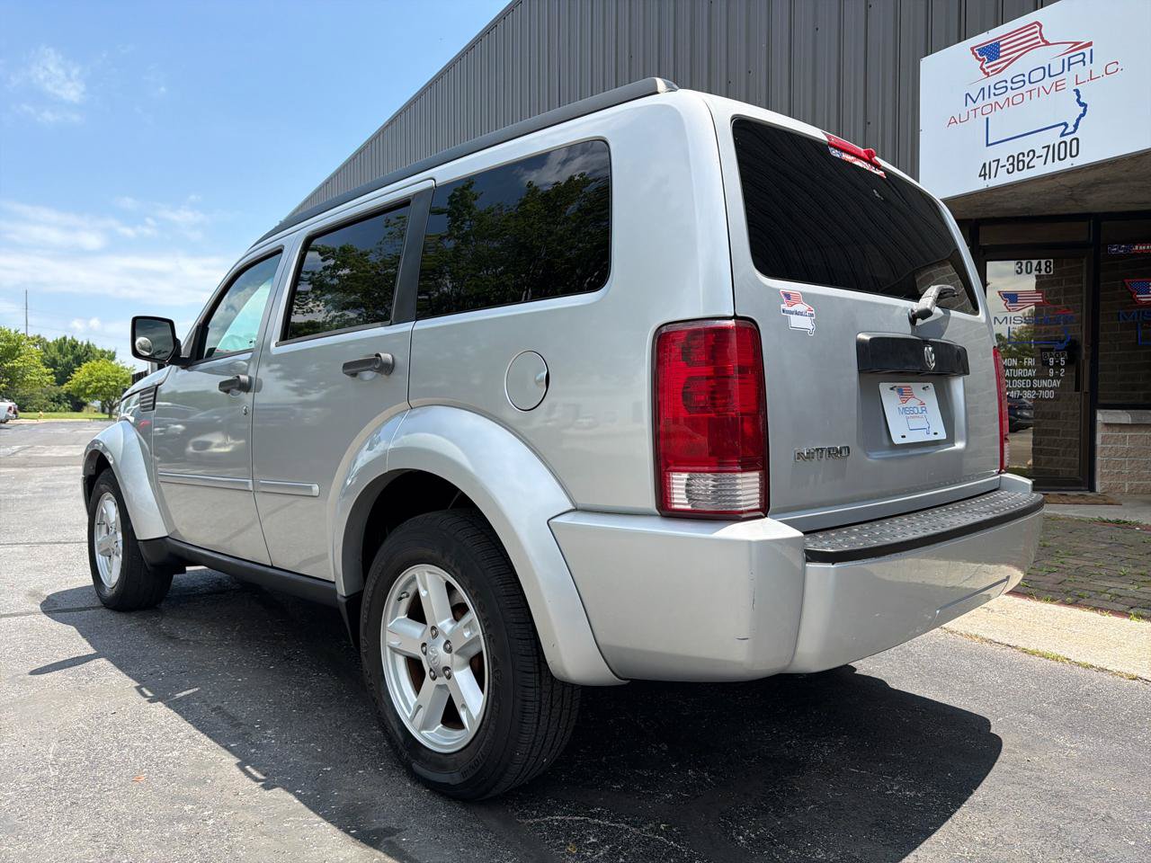 Used 2008 Dodge Nitro SXT RWD image 3