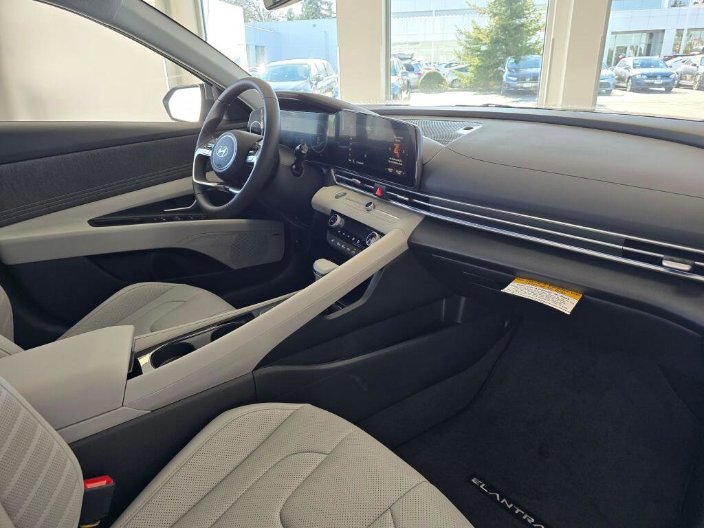 New 2026 Hyundai Elantra Limited image 44