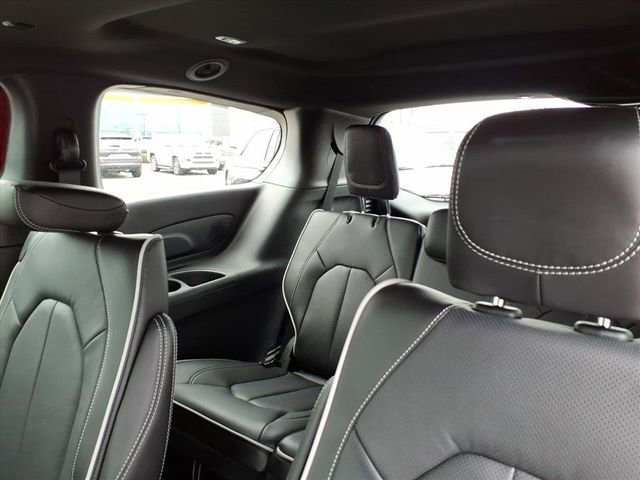 New 2026 Chrysler Pacifica Limited w/ S Appearance Package image 15