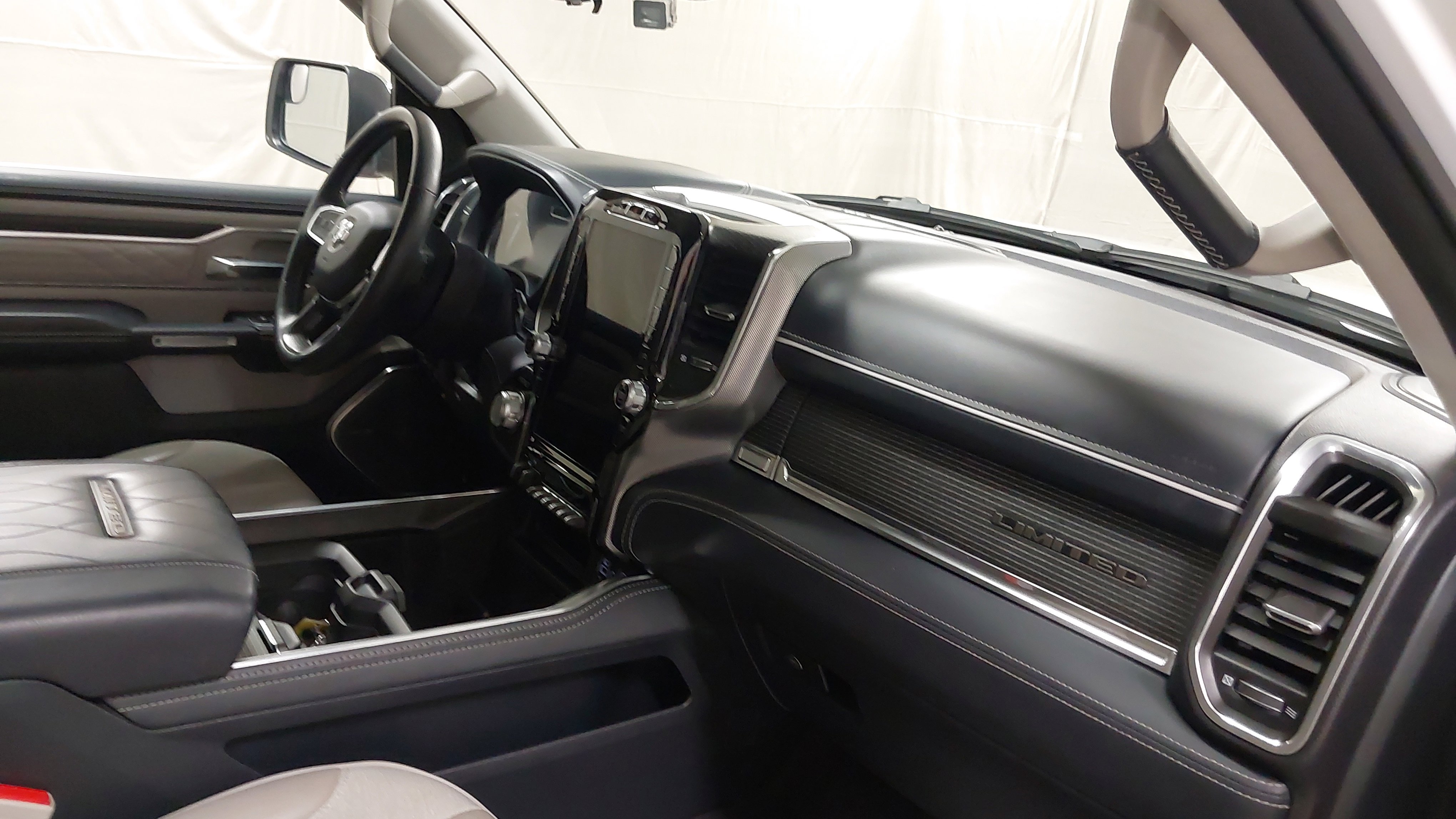 Used 2023 RAM 1500 Limited image 29