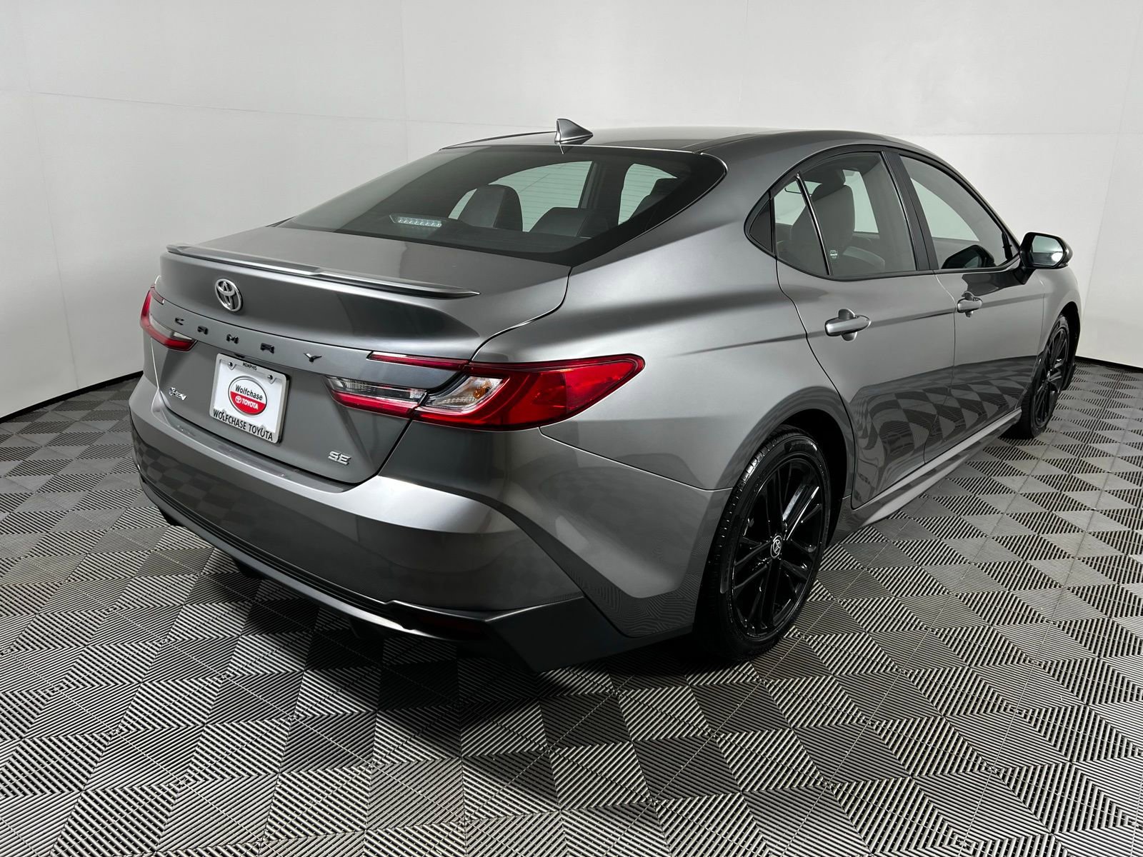 Used 2025 Toyota Camry SE image 5