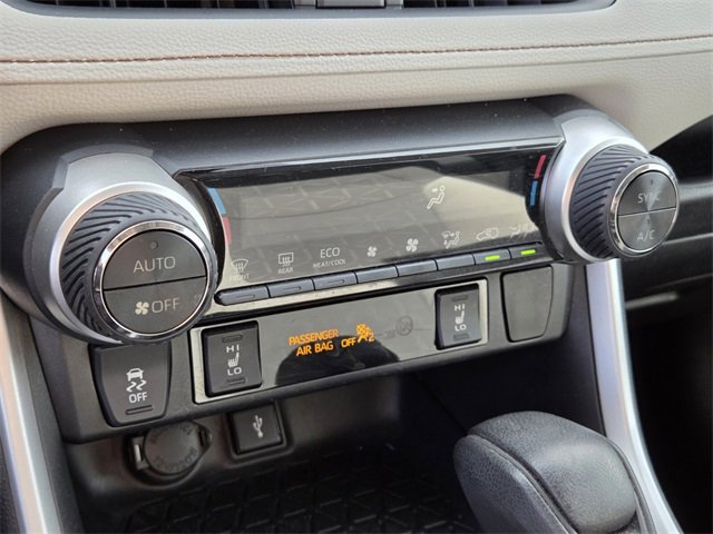 Used 2021 Toyota RAV4 XLE w/ Convenience Package image 22