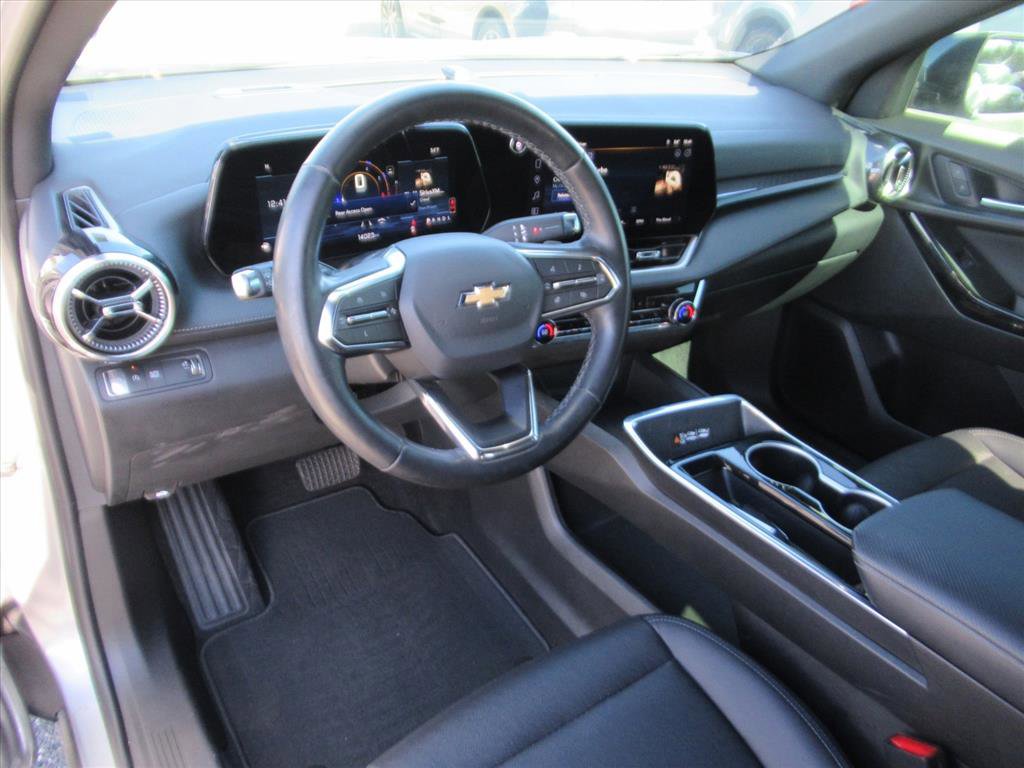 Used 2025 Chevrolet Equinox LT w/ Convenience Package II image 14