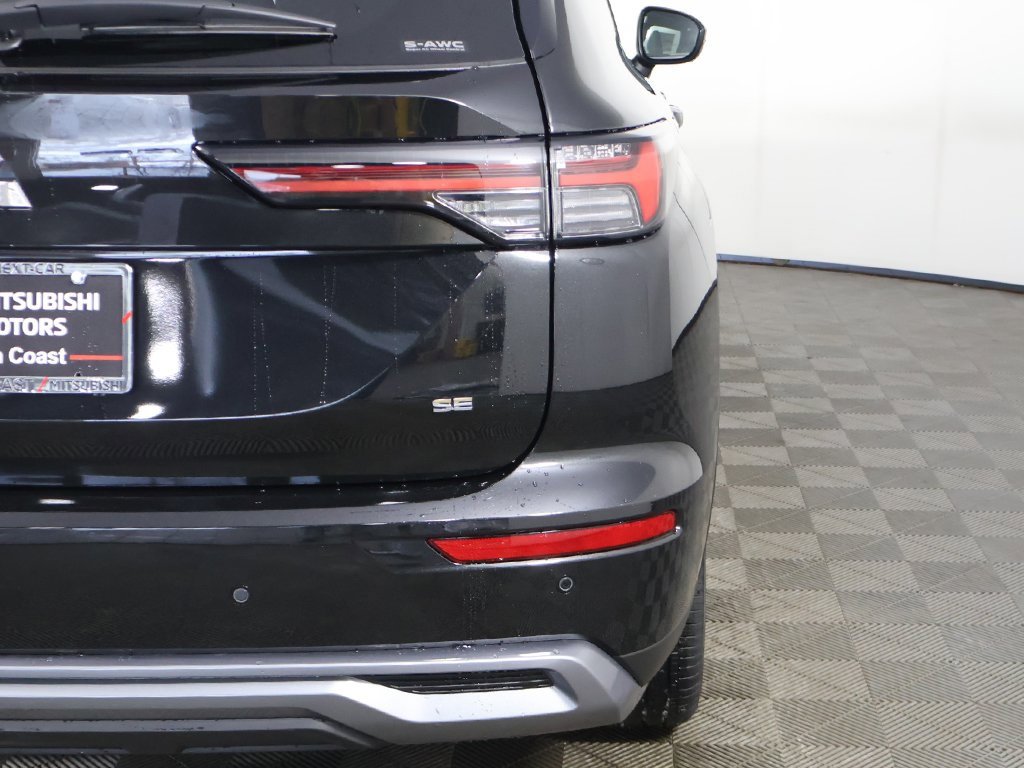 New 2026 Mitsubishi Outlander SE image 18