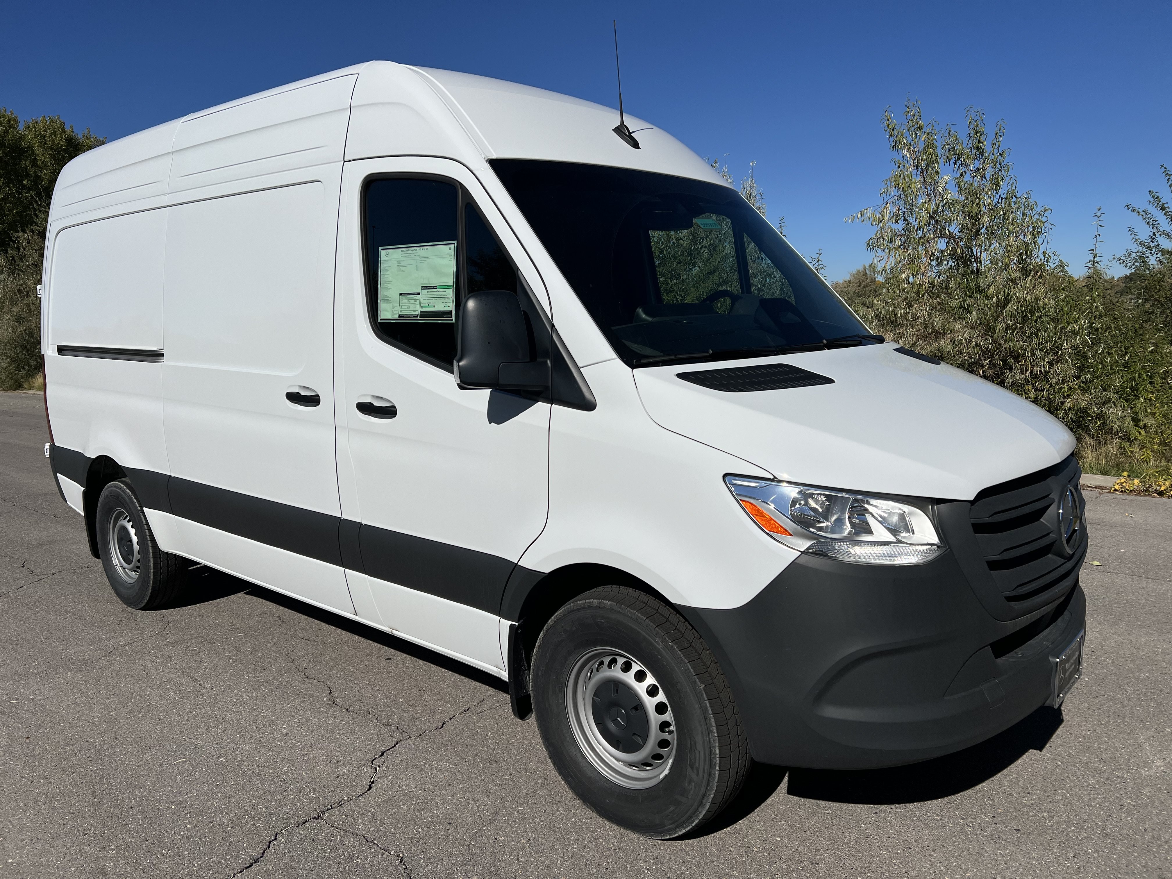 Used 2025 Mercedes-Benz Sprinter 2500 image 4