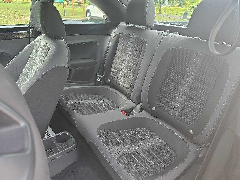 Used 2012 Volkswagen Beetle 2.0T image 13