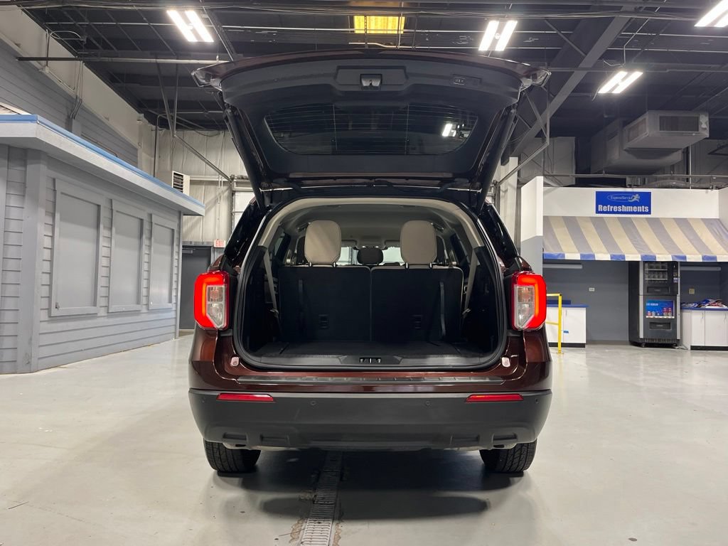 Used 2020 Ford Explorer XLT w/ Comfort Package AWD/4WD image 9