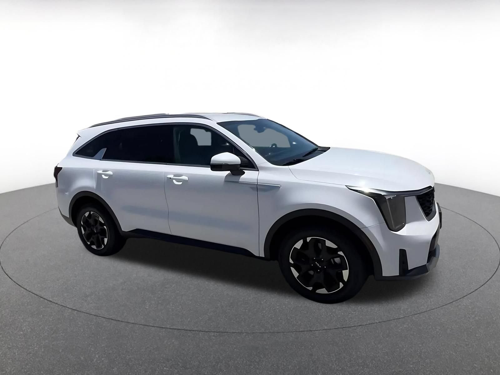 Used 2024 Kia Sorento S FWD image 2