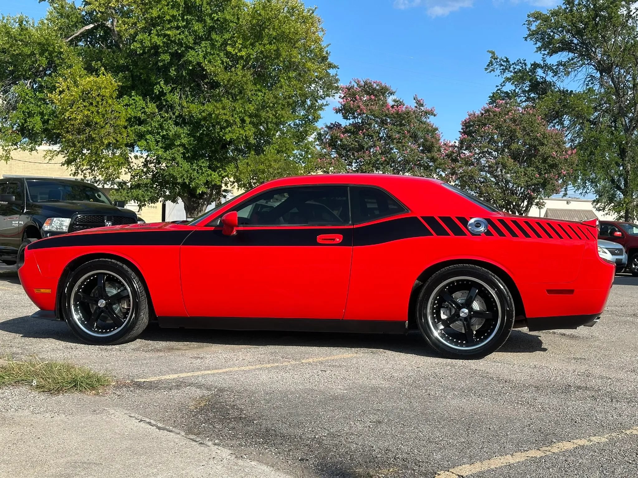 Used 2009 Dodge Challenger R/T RWD image 3