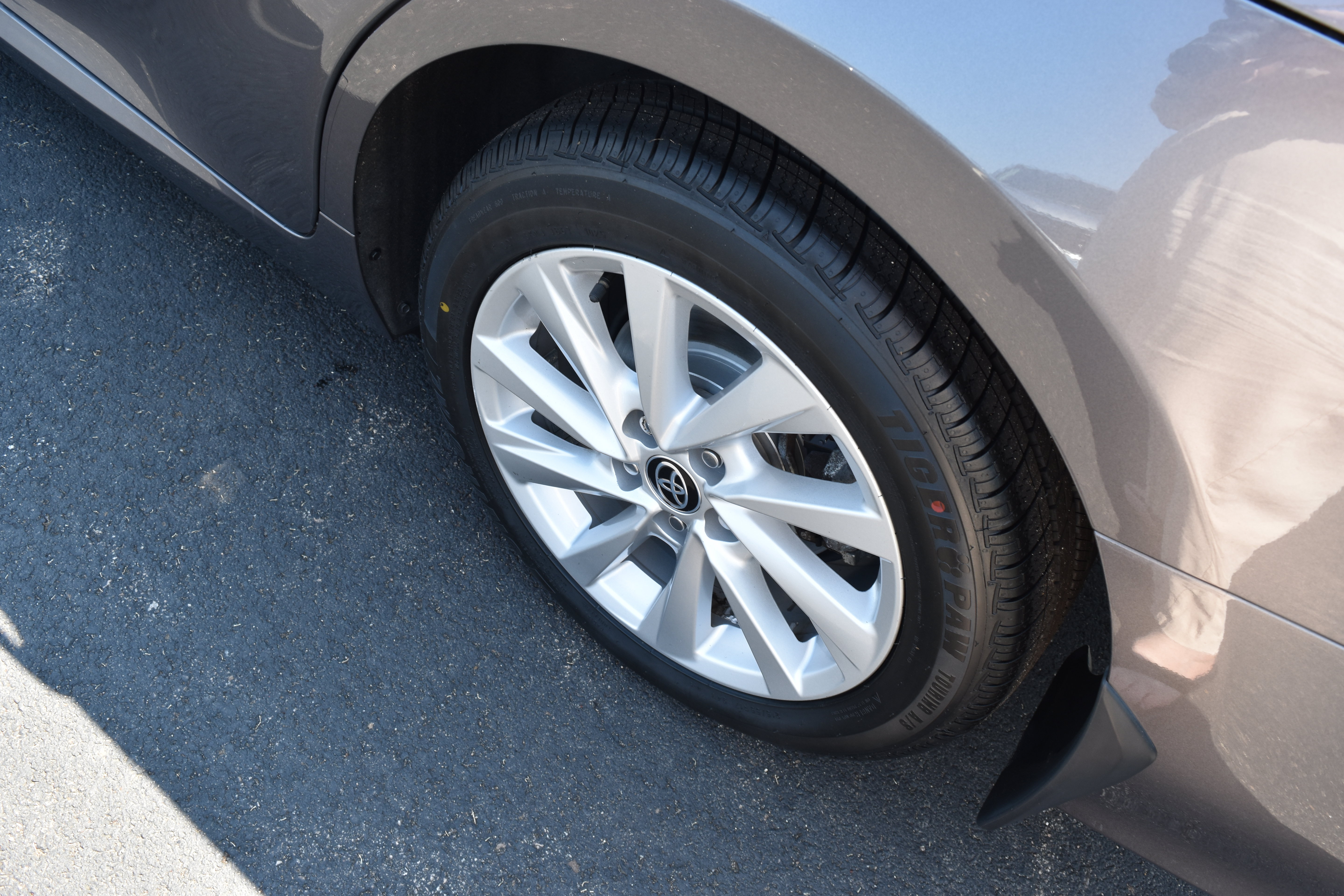 Used 2024 Toyota Camry LE AWD/4WD image 11