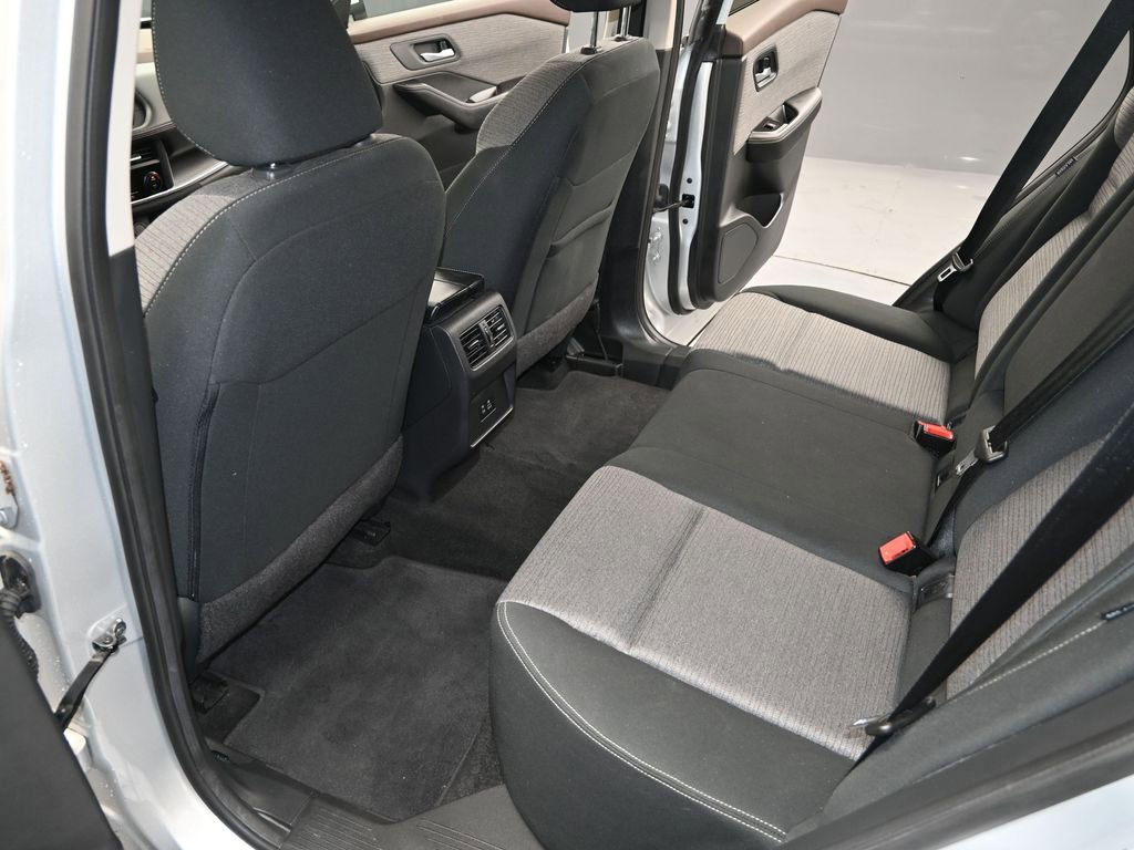 Used 2023 Nissan Rogue SV image 13