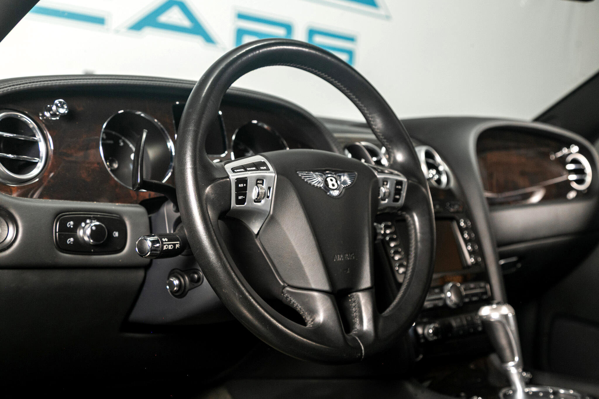 Used 2009 Bentley Flying Spur Flying Spur Speed w/ Convenience Specification Pkg image 2