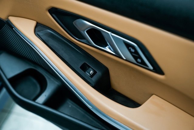 Used 2023 BMW 330i xDrive Sedan w/ Premium Package image 31