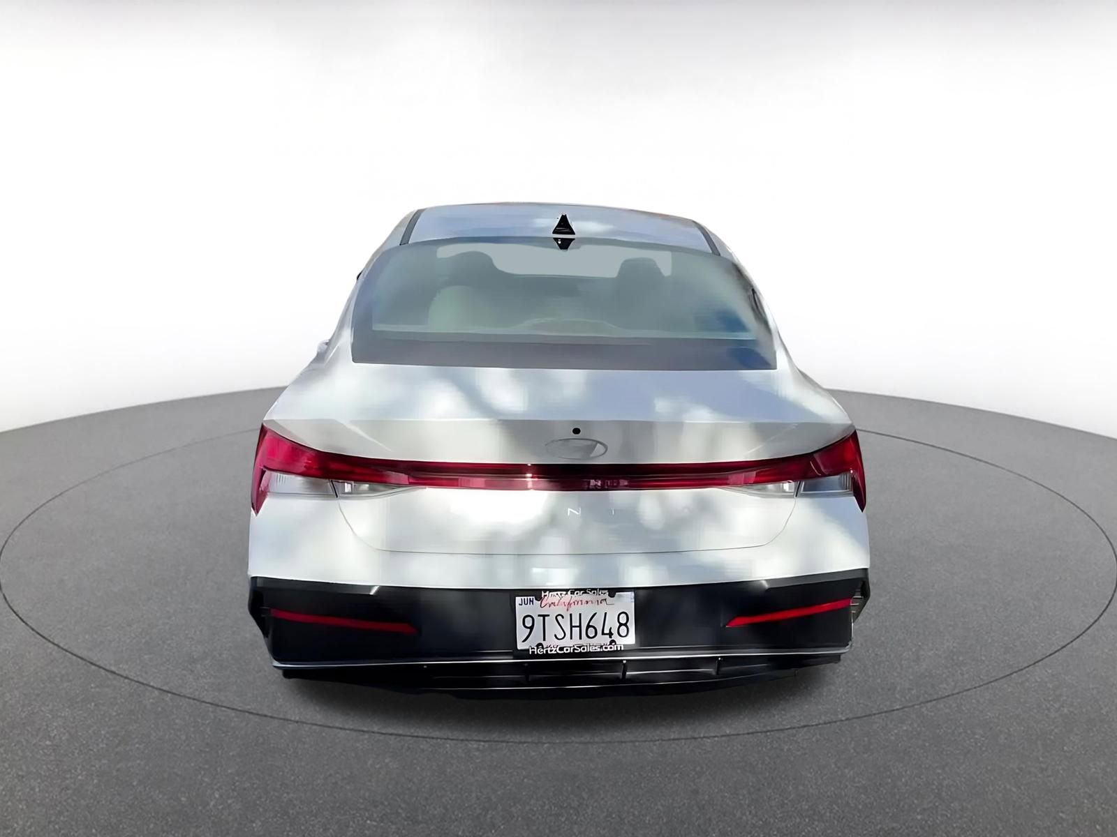 Used 2025 Hyundai Elantra SEL image 12