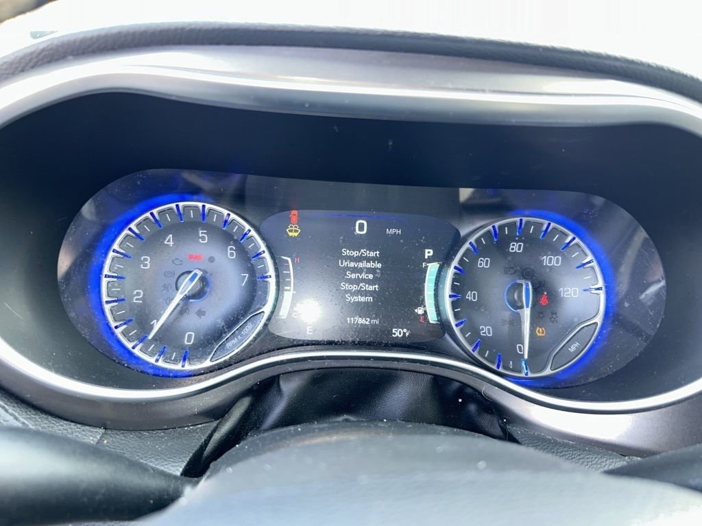 Used 2018 Chrysler Pacifica Limited image 6