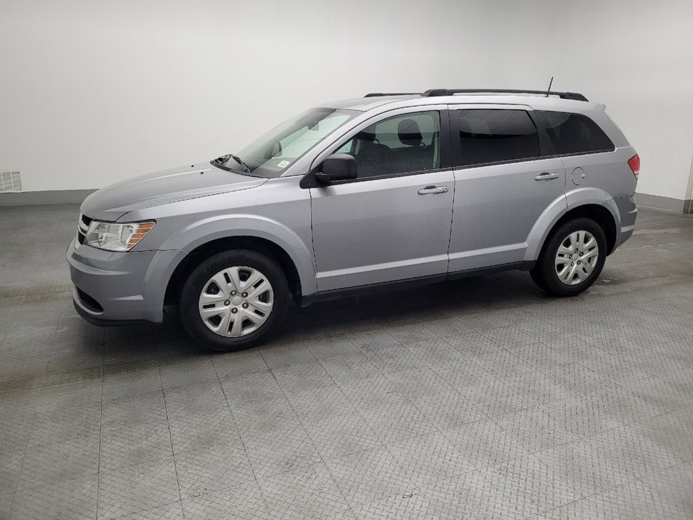 Used 2020 Dodge Journey SE w/ SE Popular Equipment Group image 2