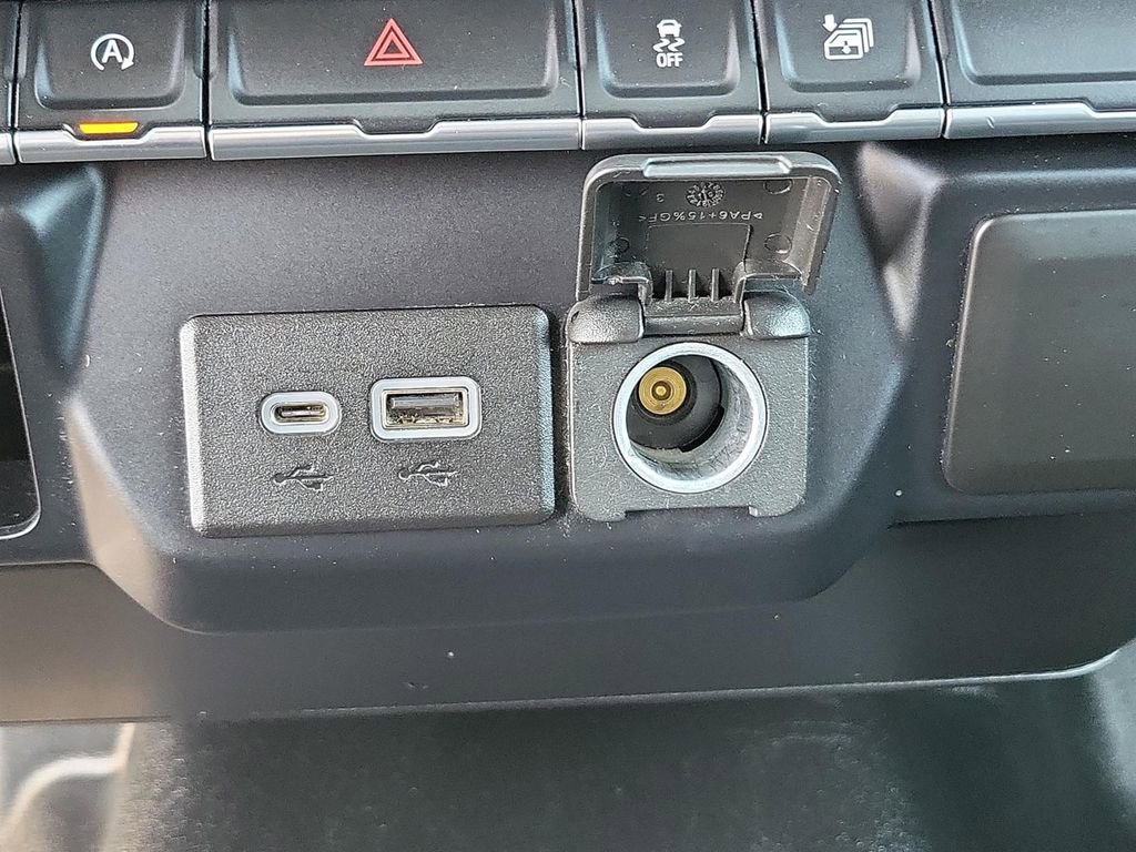 Used 2020 Chevrolet Silverado 1500 LT image 34