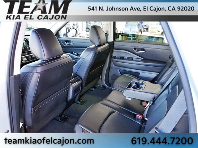 Used 2024 Nissan Pathfinder SL FWD image 19