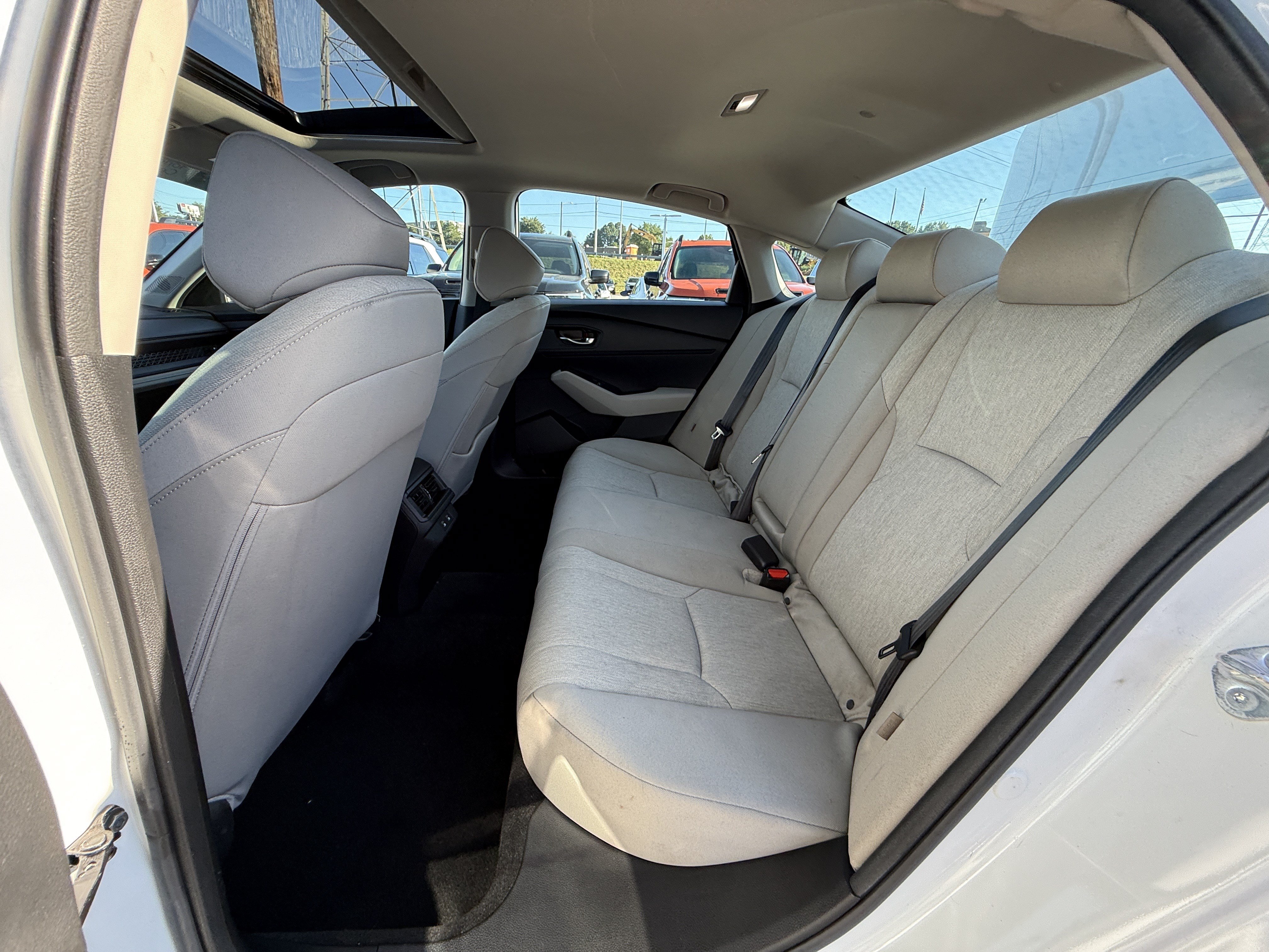 Used 2025 Honda Accord SE image 31
